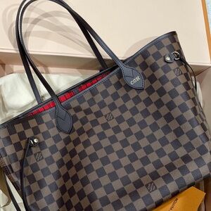 Louis Vuitton Neverfull MM with Wristlet